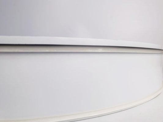 色とりどりのプリーム文字形素材 エッジデザインとLED光源のトリムレス文字形